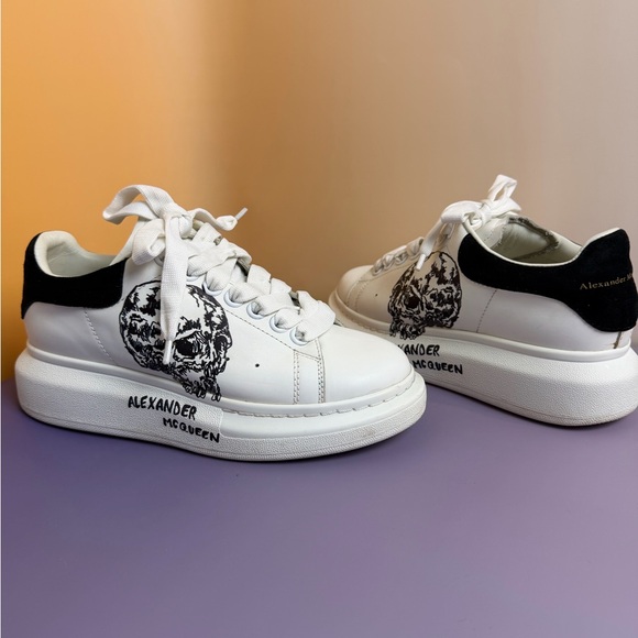 Alexander McQueen Shoes - Alexander McQueen Oversized Sneakers Skull Print